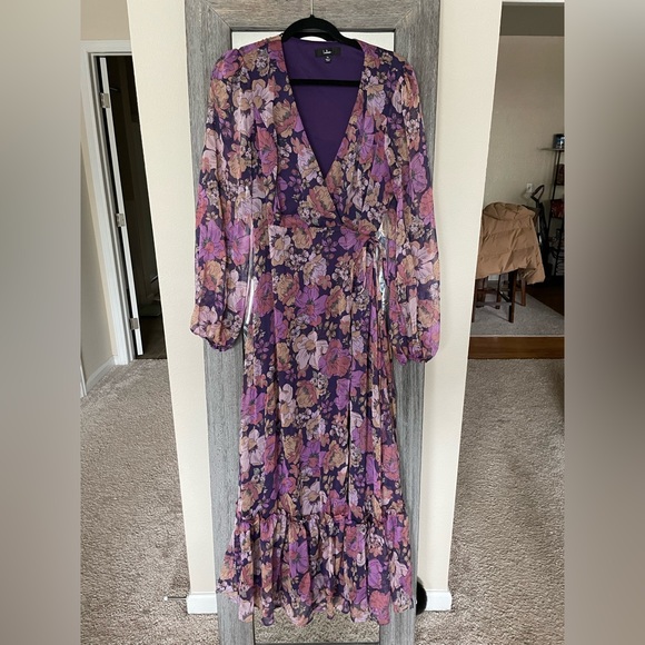 Lulus Dresses & Skirts - Lulus wrap midi dress